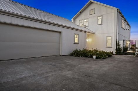 Photo of property in 55 Fernbrook Drive, Hurworth, New Plymouth, 4310