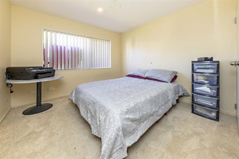 Photo of property in 15 Malmo Place, Manurewa, Auckland, 2102