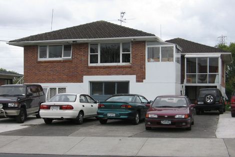 Photo of property in 2/19 Ti Rakau Drive, Pakuranga, Auckland, 2010