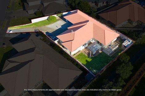 Photo of property in 8 William Woods Court, Flat Bush, Auckland, 2016