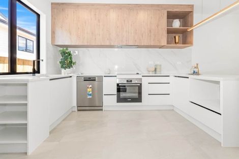 Photo of property in 5/15 Normandy Place, Henderson, Auckland, 0610