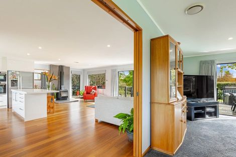 Photo of property in 27 Wintour Road, Waimauku, 0812