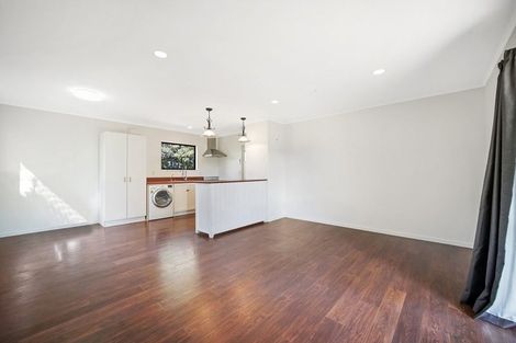 Photo of property in 18 Pinotage Place, Huapai, Kumeu, 0810