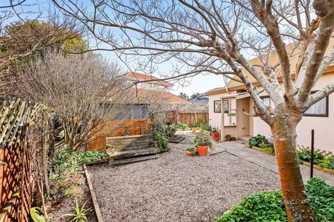 Photo of property in 3/63 Beachville Road, Redcliffs, Christchurch, 8081