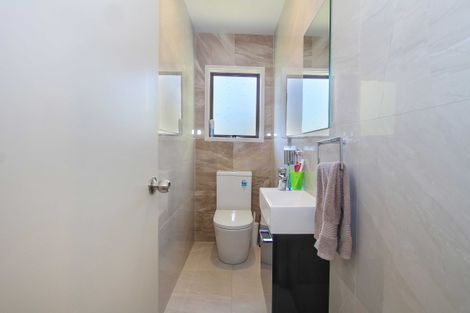 Photo of property in 1/7 Mannering Place, Hillcrest, Auckland, 0627