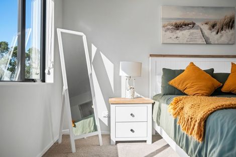 Photo of property in 421b Glenfield Road, Glenfield, Auckland, 0629