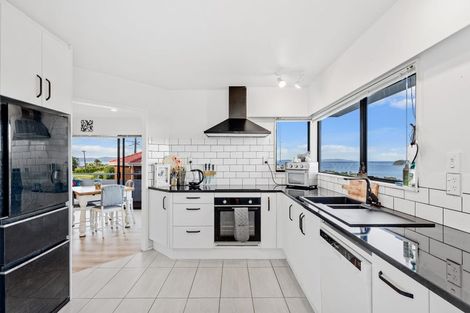 Photo of property in 57 Stanmore Bay Road, Stanmore Bay, Whangaparaoa, 0932