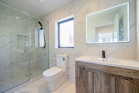 Photo of property in 50a Barbados Drive, Unsworth Heights, Auckland, 0632