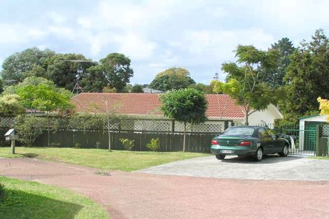 Photo of property in 9 Lori Place, Massey, Auckland, 0614