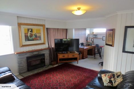 Photo of property in 39 Woodstock Road, Forrest Hill, Auckland, 0620