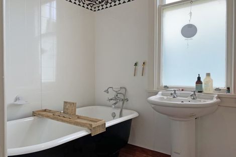 Photo of property in 51 Charlotte Street, Balclutha, 9230