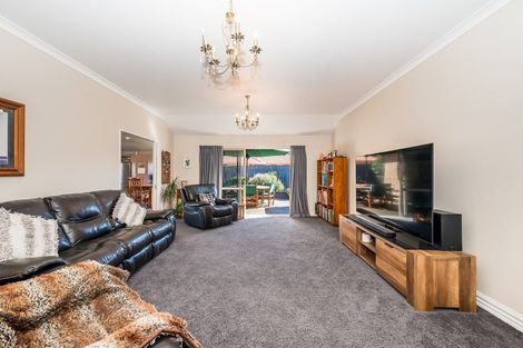 Photo of property in 5 Holcombe Drive, Paraparaumu, 5032