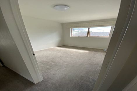 Photo of property in 1/13 Saddleback Rise, Murrays Bay, Auckland, 0630