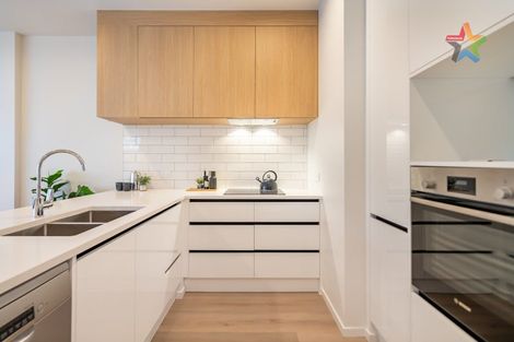 Photo of property in 9 Bayly Road, Moturoa, New Plymouth, 4310