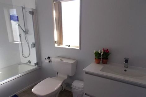 Photo of property in 107 Ashton Fitchett Drive, Brooklyn, Wellington, 6021