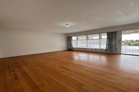 Photo of property in 2/228 Onewa Road, Birkenhead, Auckland, 0626