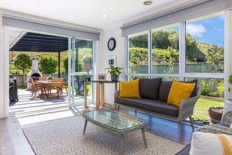 Photo of property in 35 Banks Boulevard, Whitby, Porirua, 5024