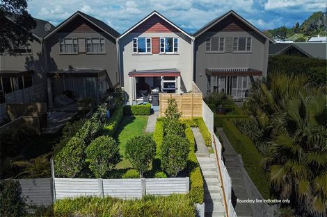 Photo of property in 250b Courtenay Street, Strandon, New Plymouth, 4312