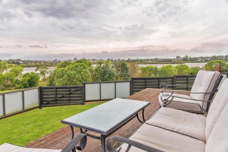 Photo of property in 49 Aberdeen Crescent, Wattle Downs, Auckland, 2103