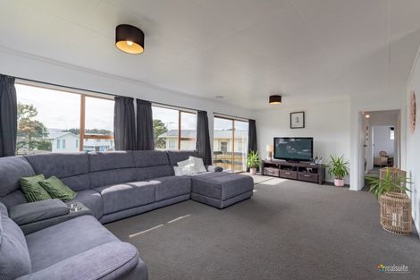 Photo of property in 44 Beaumaris Crescent, Ascot Park, Porirua, 5024