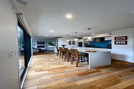 Photo of property in 8 The Track, Plimmerton, Porirua, 5026