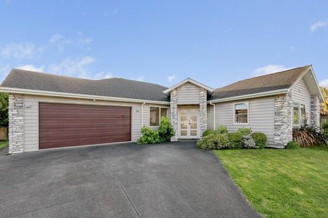 Photo of property in 10 Fred White Drive, Kumeu, 0810