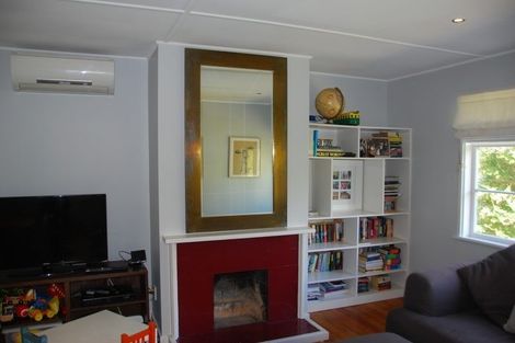 Photo of property in 11 Warwick Street, Wilton, Wellington, 6012