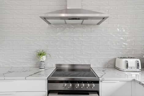 Photo of property in 23 Raabia Close, Parakai, 0830