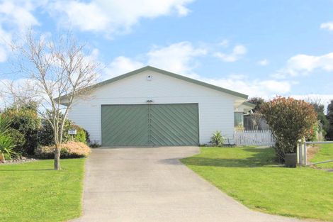 Photo of property in 22 Checketts Place, Papamoa Beach, Papamoa, 3118
