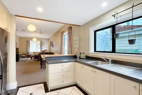 Photo of property in 51 Oxford Street, Lyttelton, 8082