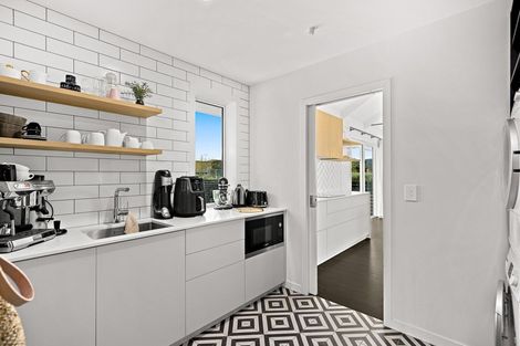 Photo of property in 2 Awanui Crescent, Matakana, 0985