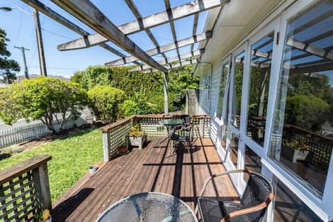 Photo of property in 112 Oriel Avenue, Tawa, Wellington, 5028