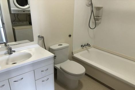 Photo of property in Hobson Court Flats, 28/70 Hobson Street, Thorndon, Wellington, 6011