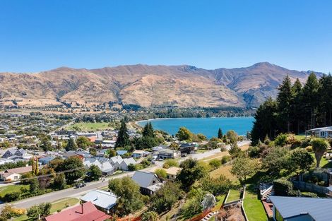 Photo of property in 17 Hillview Place, Wanaka, 9305
