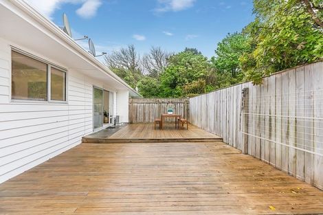 Photo of property in 169a Newlands Road, Newlands, Wellington, 6037