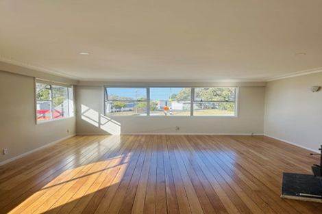 Photo of property in 120 Birkdale Road, Birkdale, Auckland, 0626