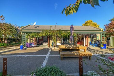 Photo of property in 1 Strachan Way, Highbury, Palmerston North, 4412