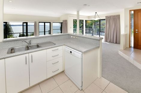Photo of property in 17a Duncansby Road, Stanmore Bay, Whangaparaoa, 0932