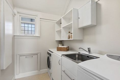 Photo of property in 14 Macmillan Avenue, Cashmere, Christchurch, 8022