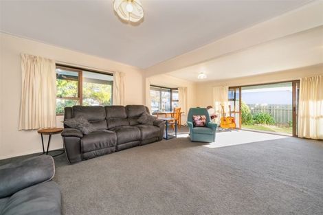 Photo of property in 93 Gemstone Drive, Birchville, Upper Hutt, 5018