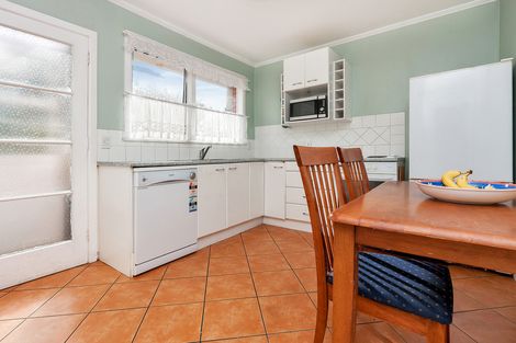 Photo of property in 2/27 Cardwell Street, Onehunga, Auckland, 1061