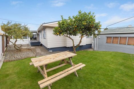 Photo of property in 10 Pirinoa Street, Feilding, 4702