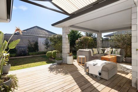 Photo of property in 124 Puhirake Crescent, Pyes Pa, Tauranga, 3112