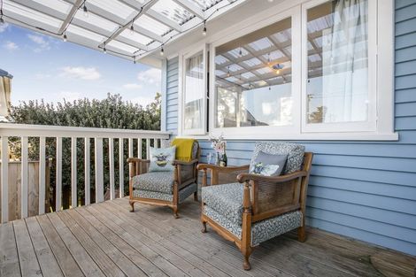 Photo of property in 90 Kelman Road, Kelston, Auckland, 0602