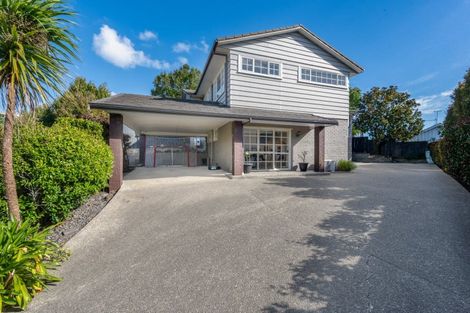 Photo of property in 8 Kerry Dell, Cockle Bay, Auckland, 2014