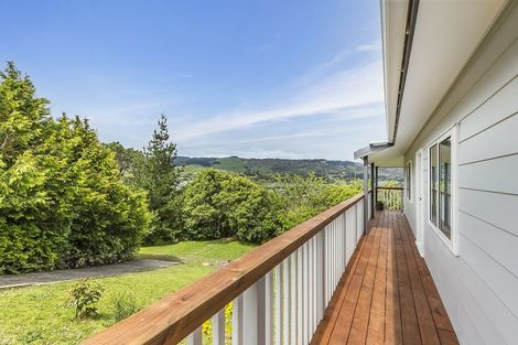 Photo of property in 33 Westhaven Drive, Tawa, Wellington, 5028