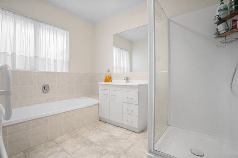 Photo of property in 79 Longford Park Drive, Takanini, 2112