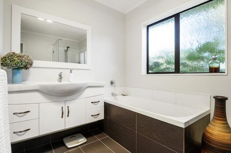 Photo of property in 1343 Kahikatea Flat Road, Kaukapakapa, 0871