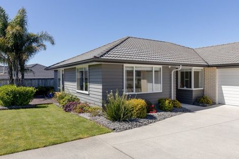 Photo of property in 12 Fairfax Crescent, Pyes Pa, Tauranga, 3112