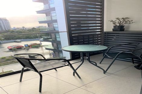 Photo of property in 205/9 Madeira Lane, Grafton, Auckland, 1023